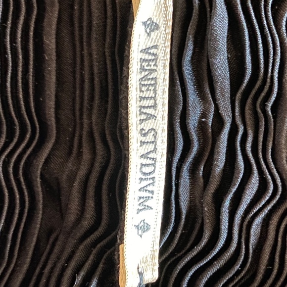 Venetia Studium for Mariano Fortuny Black Satin Plissé Dress 1980s - Picture 7 of 7